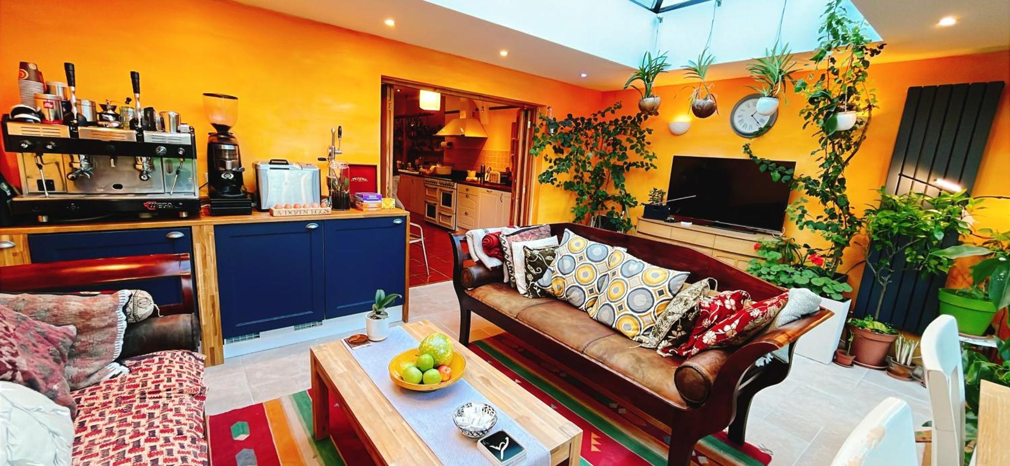 Funky Urban Jungle Bed and Breakfast Cardiff Exteriör bild
